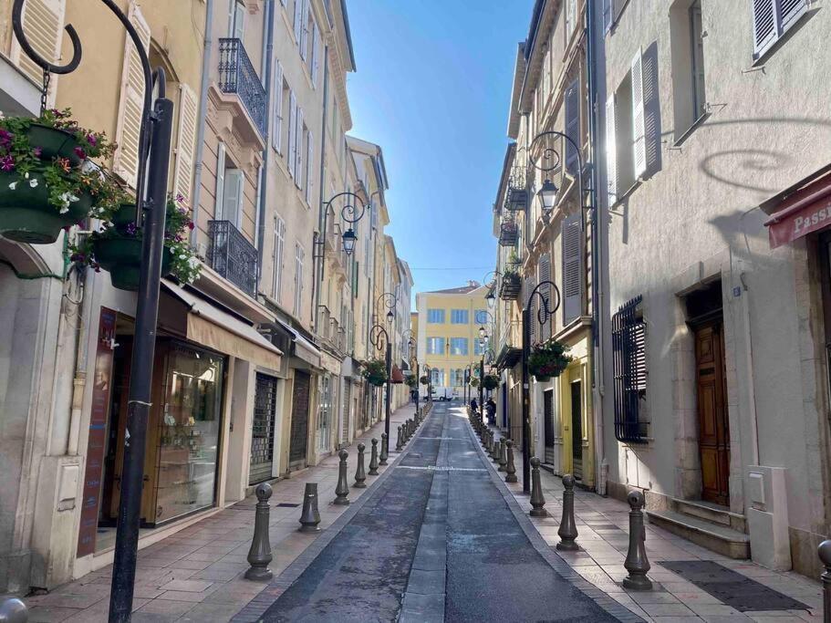 Au Coeur Du Viel Antibes - Cosy Appartement Exterior photo